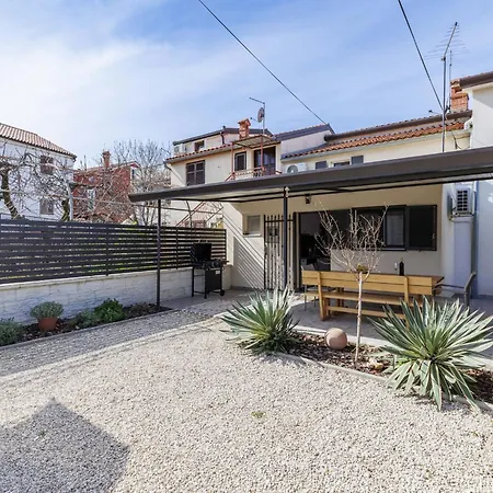 Tatil Evi Mika By Interhome Tar-Vabriga