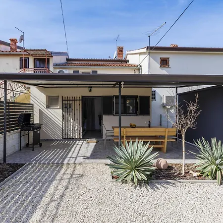 Holiday home Mika By Interhome Tar-Vabriga
